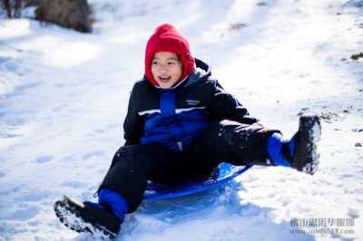 滑雪服可以當(dāng)沖鋒衣穿嗎？